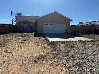 8836 Peach Avenue, California City, CA 93505