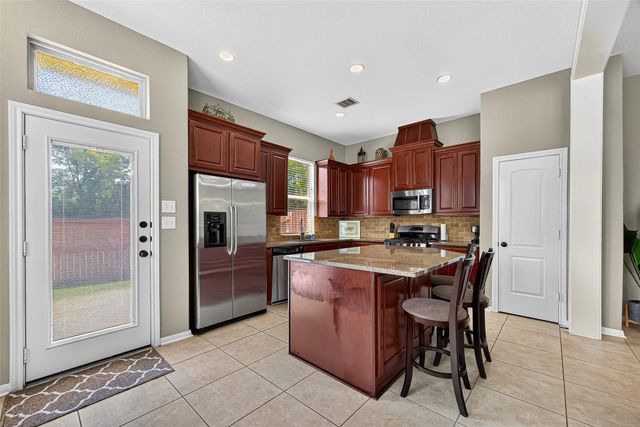 110 Cheswood Manor Drive, The Woodlands, TX 77382