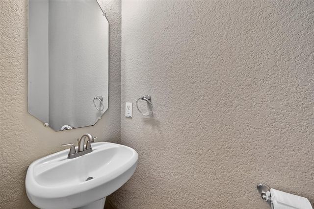 110 Cheswood Manor Drive, The Woodlands, TX 77382