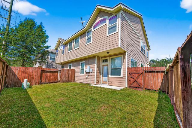 110 Cheswood Manor Drive, The Woodlands, TX 77382