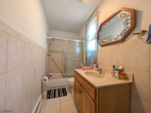 203 Lake St, Newark City, NJ 07104