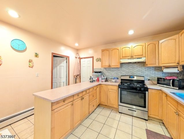 203 Lake St, Newark City, NJ 07104
