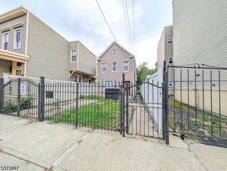 203 Lake St, Newark City, NJ 07104