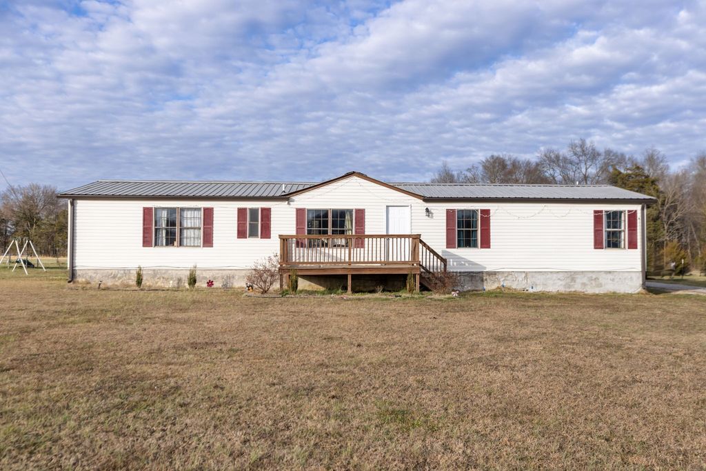 353 Helton Rd, Lewisburg, TN 37091