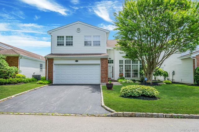 15 Hamlet Drive, Commack, NY 11725