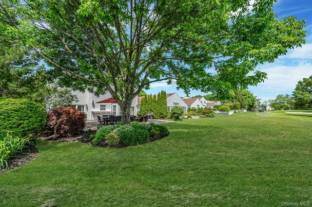 15 Hamlet Drive, Commack, NY 11725