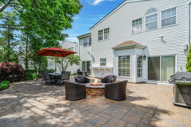 15 Hamlet Drive, Commack, NY 11725