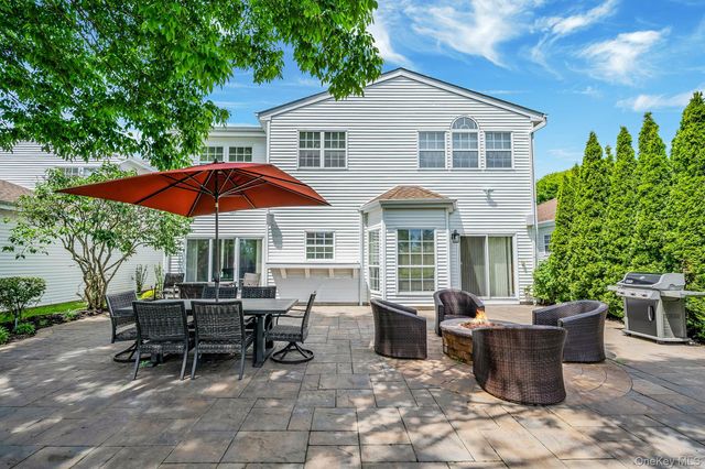 15 Hamlet Drive, Commack, NY 11725