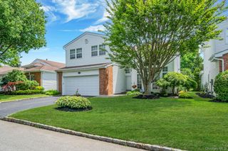 15 Hamlet Drive, Commack, NY 11725