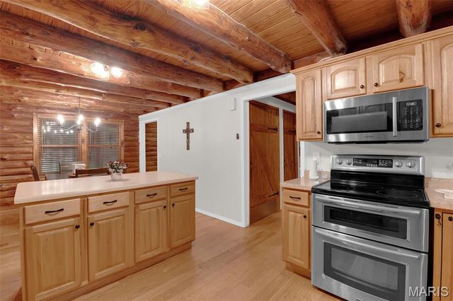 7 Wilderness Lane, Defiance, MO 63341