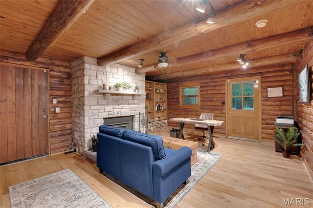 7 Wilderness Lane, Defiance, MO 63341