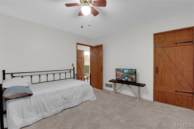 7 Wilderness Lane, Defiance, MO 63341