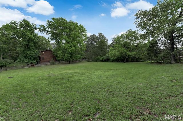 7 Wilderness Lane, Defiance, MO 63341