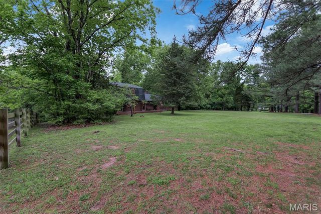 7 Wilderness Lane, Defiance, MO 63341