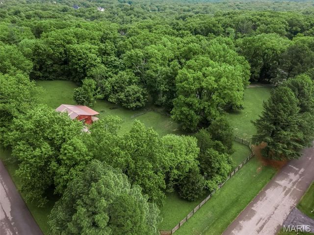 7 Wilderness Lane, Defiance, MO 63341