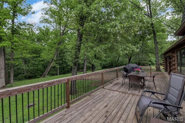 7 Wilderness Lane, Defiance, MO 63341