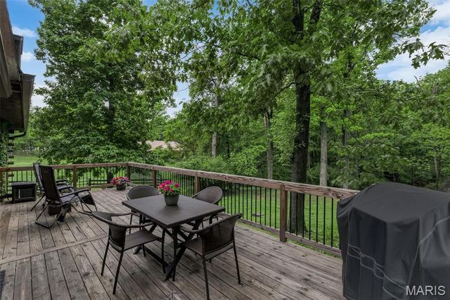 7 Wilderness Lane, Defiance, MO 63341