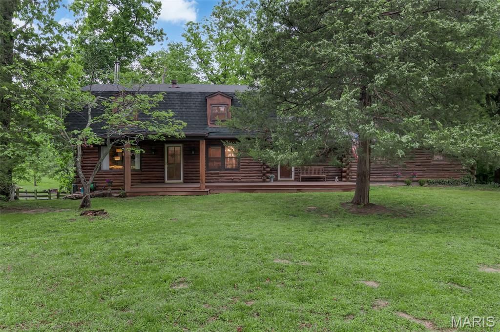 7 Wilderness Lane, Defiance, MO 63341