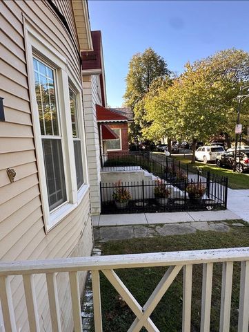 7829 S Champlain Avenue, Chicago, IL 60619