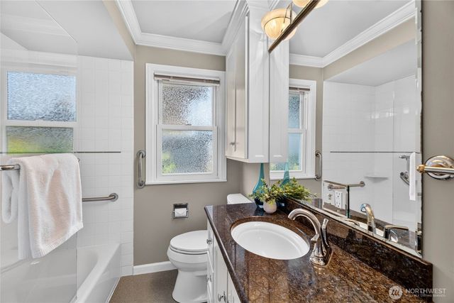 6046 50th Avenue SW, Seattle, WA 98136