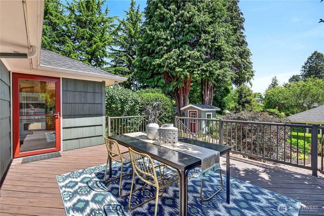 6046 50th Avenue SW, Seattle, WA 98136
