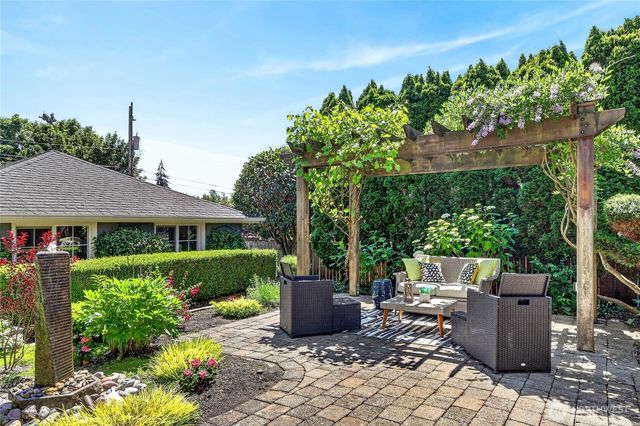6046 50th Avenue SW, Seattle, WA 98136