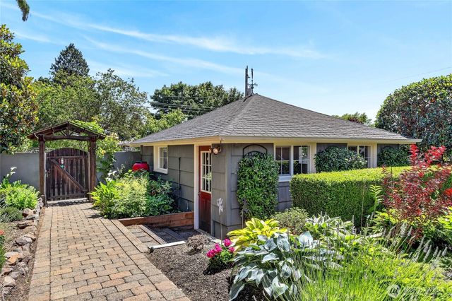 6046 50th Avenue SW, Seattle, WA 98136