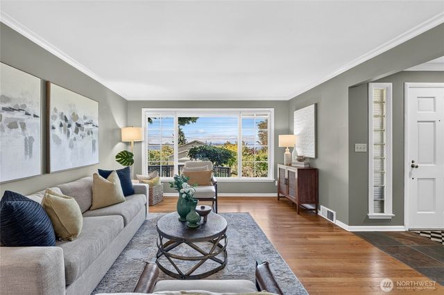 6046 50th Avenue SW, Seattle, WA 98136