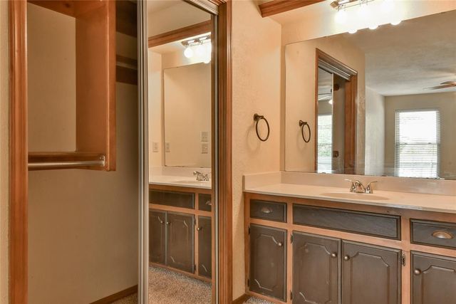 8125 SW 36th Street, Oklahoma City, OK 73179