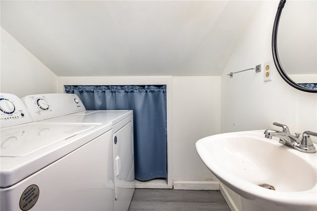 409 West Elm Street, East Rochester, NY 14445