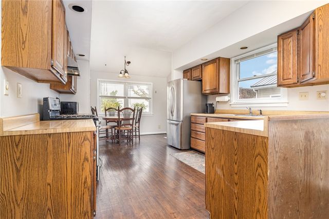 409 West Elm Street, East Rochester, NY 14445