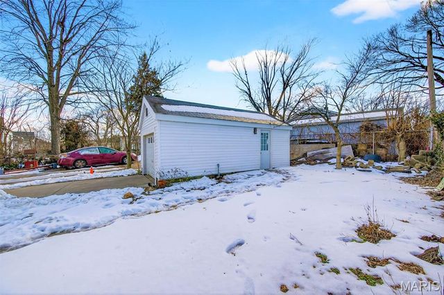 3906 Bates Street, St Louis, MO 63116