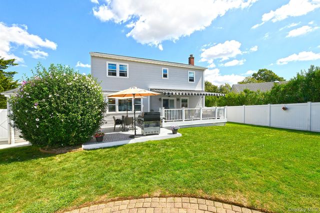 63 Michele Terrace, Massapequa Park, NY 11762