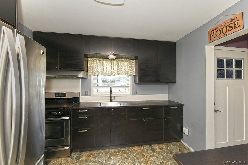 63 Michele Terrace, Massapequa Park, NY 11762 — photo 4