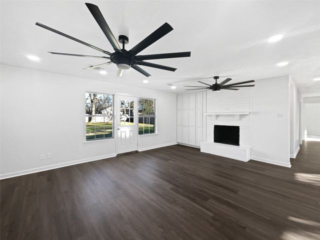 464 W Fulton Street, Van Alstyne, TX 75495