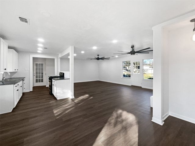 464 W Fulton Street, Van Alstyne, TX 75495