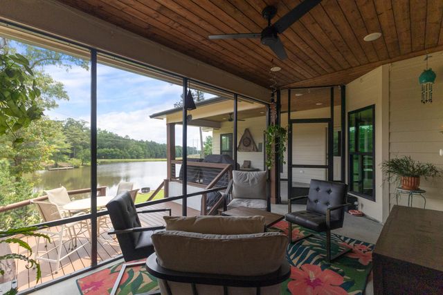 1222 Crestwood Dr., Hattiesburg, MS 39402
