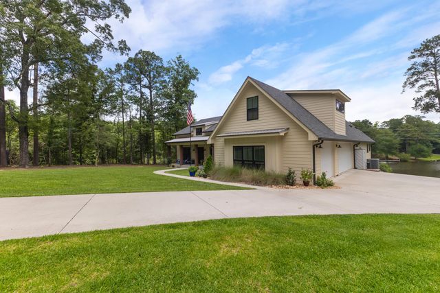 1222 Crestwood Dr., Hattiesburg, MS 39402