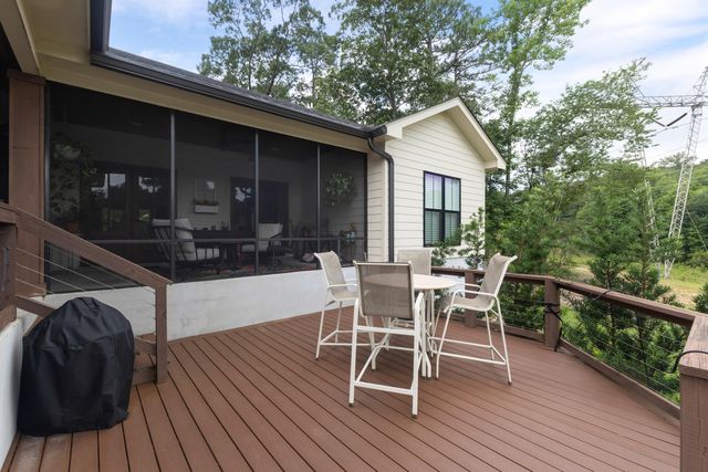 1222 Crestwood Dr., Hattiesburg, MS 39402