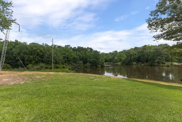 1222 Crestwood Dr., Hattiesburg, MS 39402
