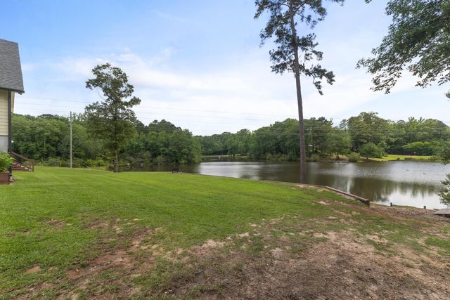1222 Crestwood Dr., Hattiesburg, MS 39402