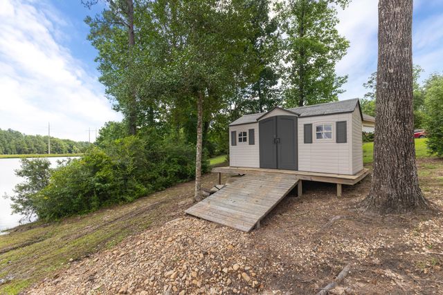 1222 Crestwood Dr., Hattiesburg, MS 39402