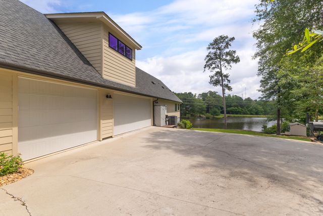 1222 Crestwood Dr., Hattiesburg, MS 39402