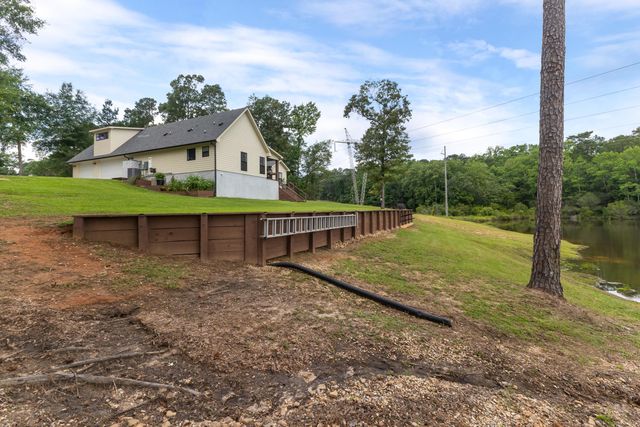 1222 Crestwood Dr., Hattiesburg, MS 39402