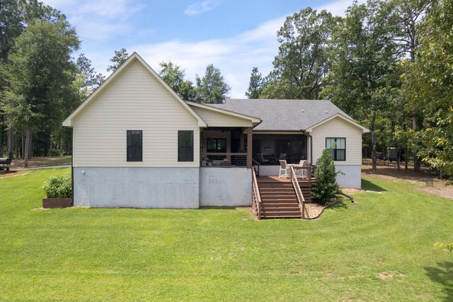 1222 Crestwood Dr., Hattiesburg, MS 39402