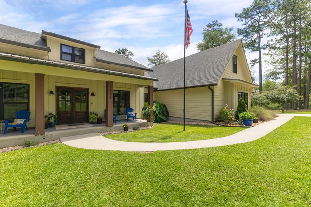 1222 Crestwood Dr., Hattiesburg, MS 39402