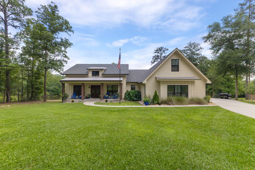 1222 Crestwood Dr., Hattiesburg, MS 39402