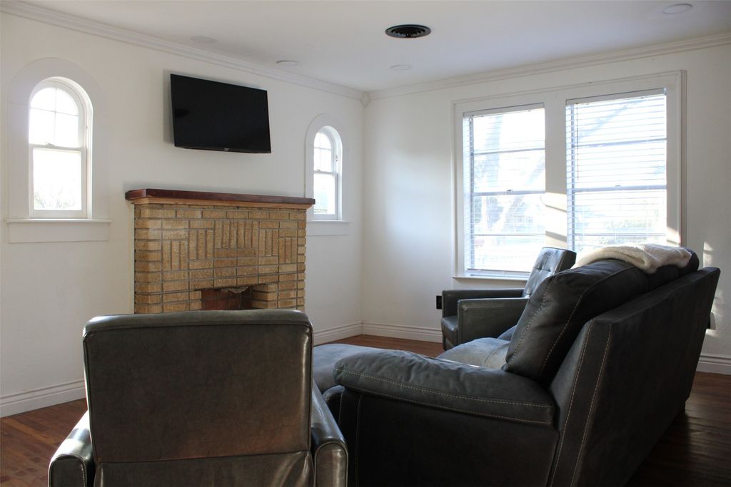417 N Pecan Street, Arlington, TX 76011 — exterior
