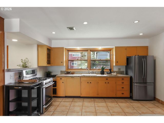 4111 Se BROOKLYN St, Portland, OR 97202