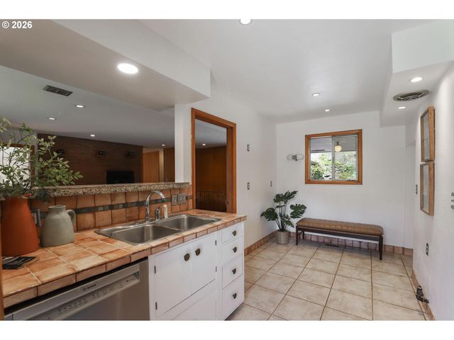 4111 Se BROOKLYN St, Portland, OR 97202